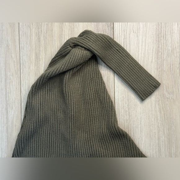 Cropped, Ribbed Sweater - Picture 4 of 5